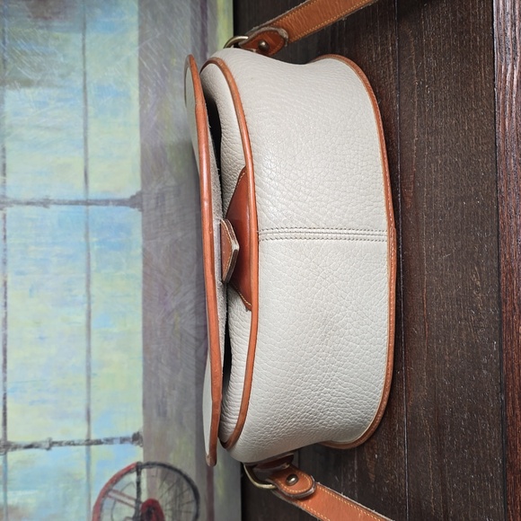 Dooney and Bourke vintage equestrian style bag - Picture 5 of 17